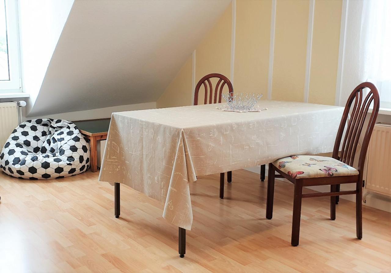 Apartment Bayreuth, Grosse Ferienwohnung Im Haus Mit Kunst, 3 Schlafzimmer, Kueche, Parkplatz Eksteriør bilde