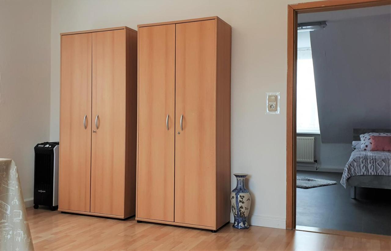 Apartment Bayreuth, Grosse Ferienwohnung Im Haus Mit Kunst, 3 Schlafzimmer, Kueche, Parkplatz Eksteriør bilde