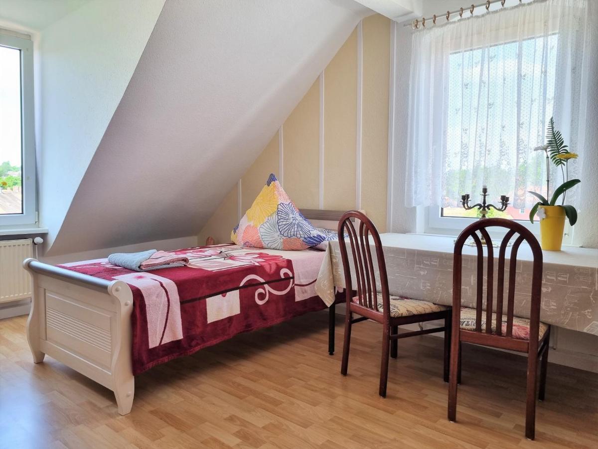 Apartment Bayreuth, Grosse Ferienwohnung Im Haus Mit Kunst, 3 Schlafzimmer, Kueche, Parkplatz Eksteriør bilde