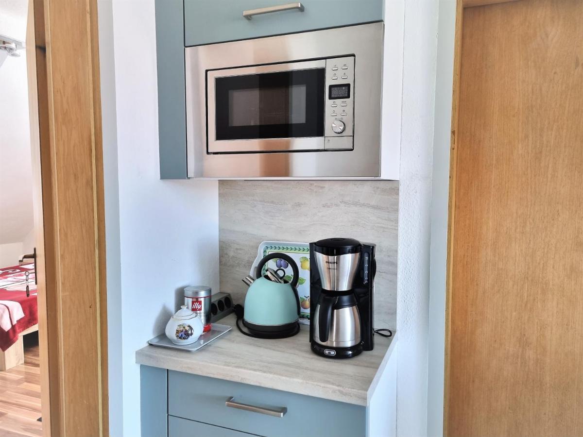 Apartment Bayreuth, Grosse Ferienwohnung Im Haus Mit Kunst, 3 Schlafzimmer, Kueche, Parkplatz Eksteriør bilde