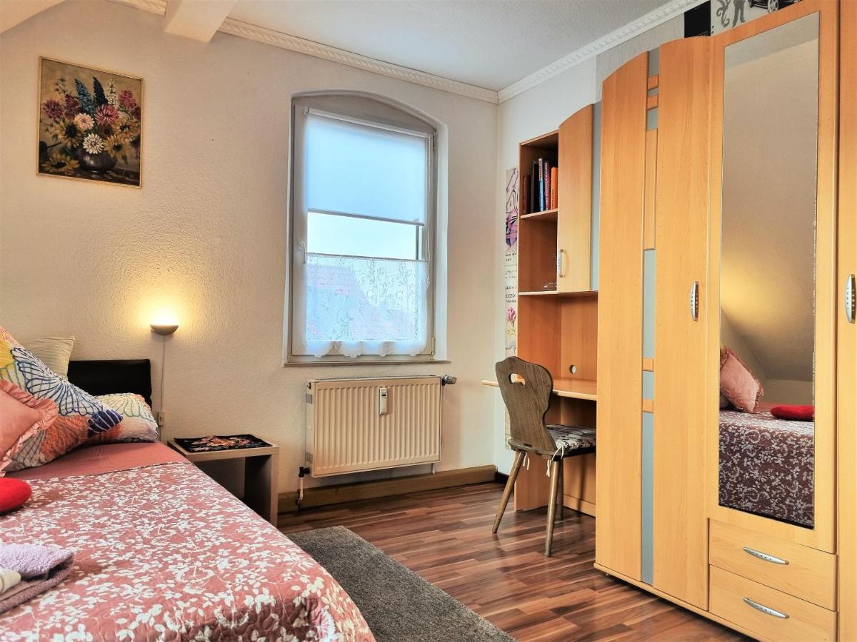 Apartment Bayreuth, Grosse Ferienwohnung Im Haus Mit Kunst, 3 Schlafzimmer, Kueche, Parkplatz Eksteriør bilde